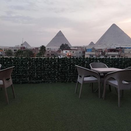 Three Golden Pyramids Acomodação com café da manhã Cairo Exterior foto