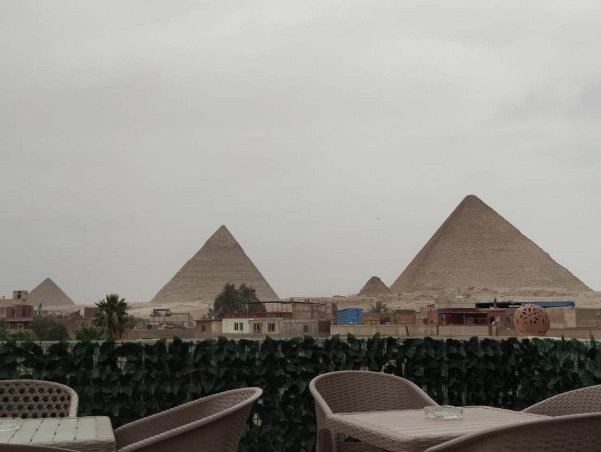 Three Golden Pyramids Acomodação com café da manhã Cairo Exterior foto
