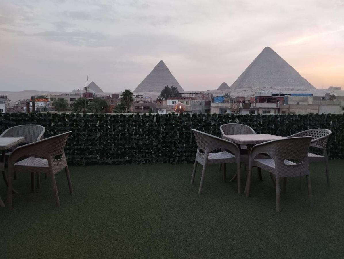 Three Golden Pyramids Acomodação com café da manhã Cairo Exterior foto